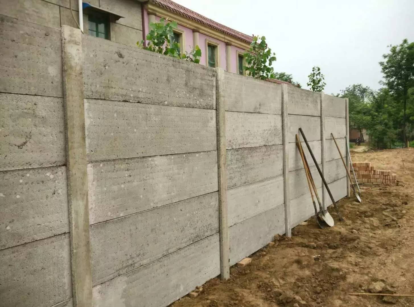 隔离围墙